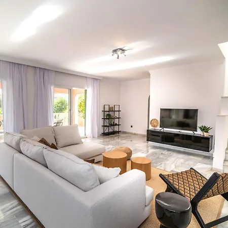 Andalusian Sun With Private Pool & Bbq - Eaw Homes Vila *