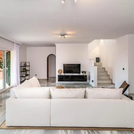 Andalusian Sun With Private Pool & Bbq - Eaw Homes Vila