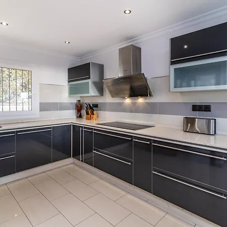 Vila Andalusian Sun With Private Pool & Bbq - Eaw Homes *