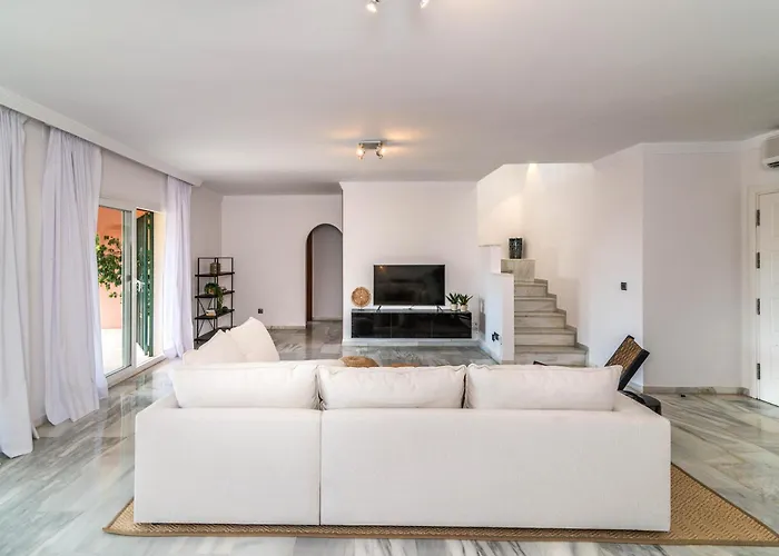 Andalusian Sun Villa With Private Pool & Bbq - Eaw Homes Villa